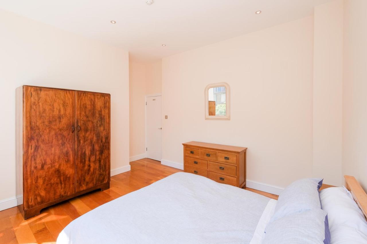 Lovely 2 Bed Flat In Canal Side Gated Development Apartment London Exterior photo